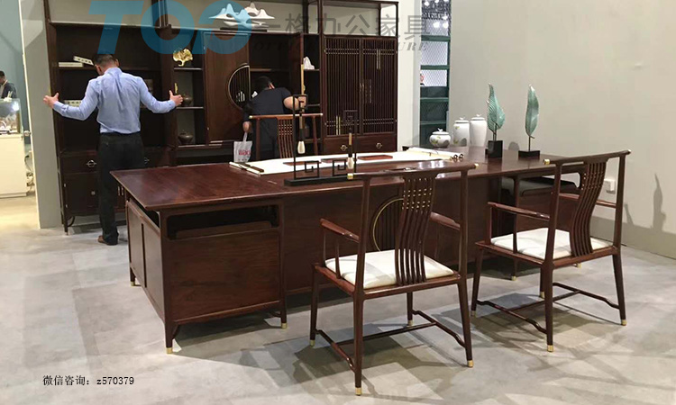 實(shí)木大班臺.jpg 實(shí)木大班臺.jpg