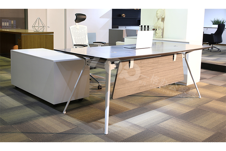 老板、經(jīng)理辦公桌.jpg 老板、經(jīng)理辦公桌.jpg