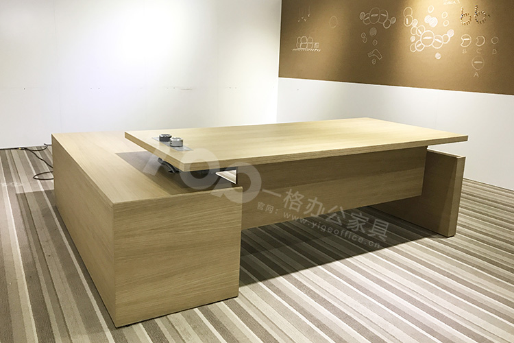 班臺.jpg 班臺.jpg