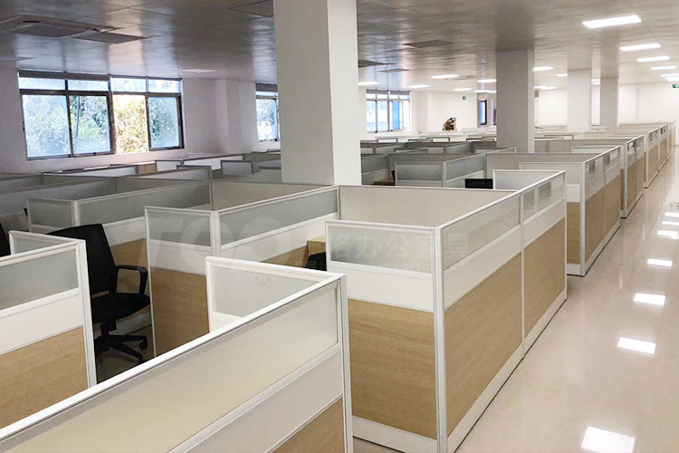 職員辦公卡位.jpg 職員辦公卡位.jpg