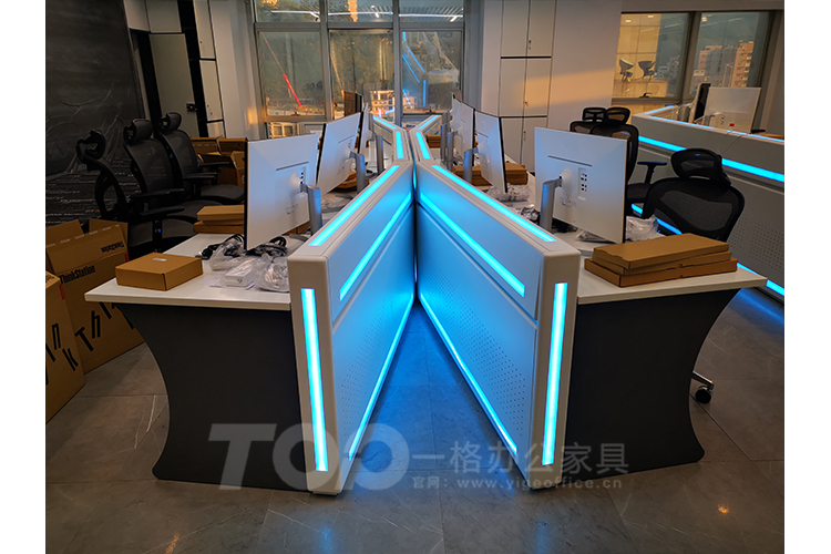 烤漆辦公桌加帶燈.jpg 烤漆辦公桌加帶燈.jpg