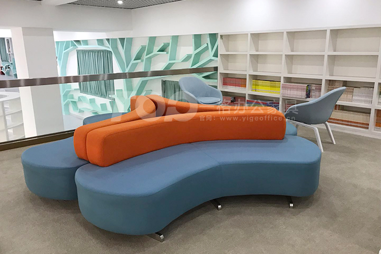 異形沙發(fā).jpg 異形沙發(fā).jpg