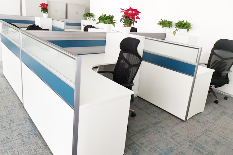 員工屏風辦公桌前面.jpg 員工屏風辦公桌前面.jpg